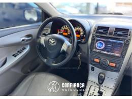 TOYOTA - COROLLA - 2011/2012 - Cinza - R$ 64.900,00