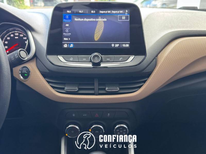 CHEVROLET - ONIX - 2022/2023 - Prata - R$ 87.900,00