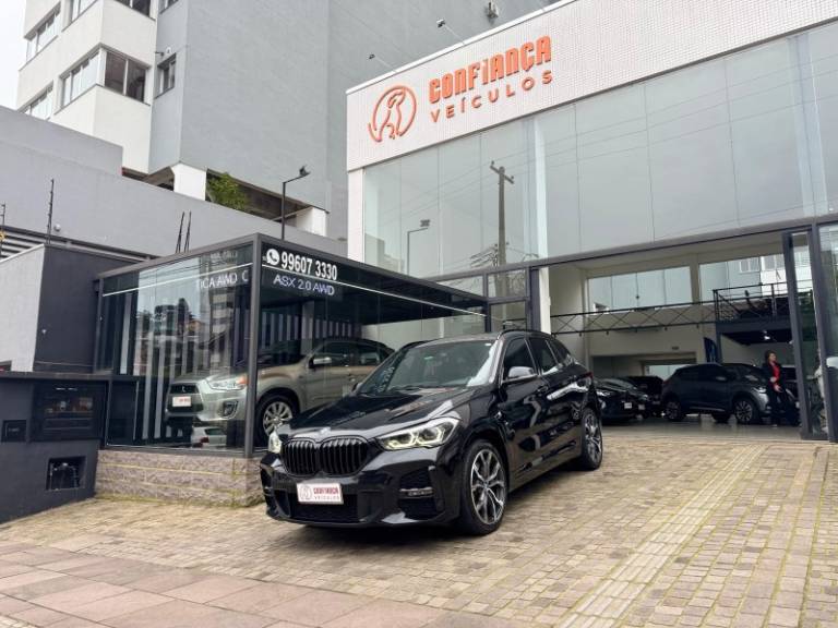 BMW - X1 - 2020/2021 - Preta - R$ 209.900,00