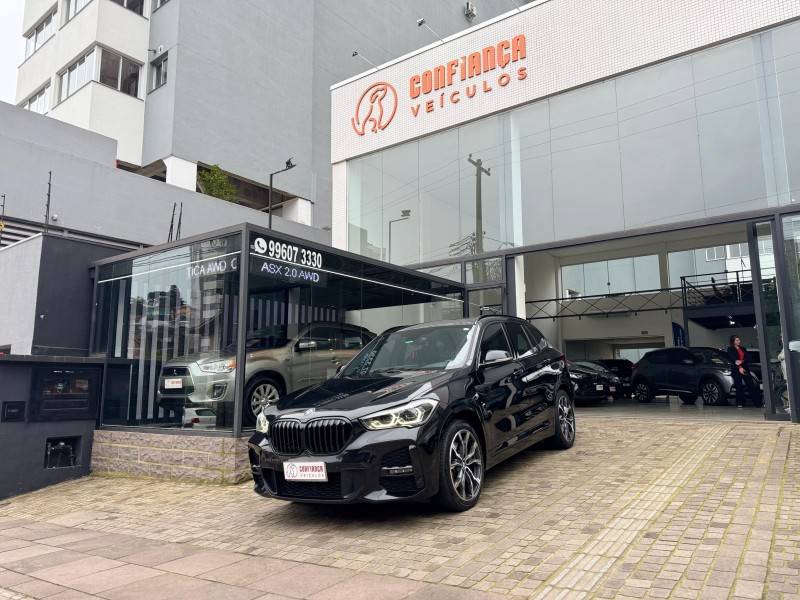 BMW - X1 - 2020/2021 - Preta - R$ 209.900,00