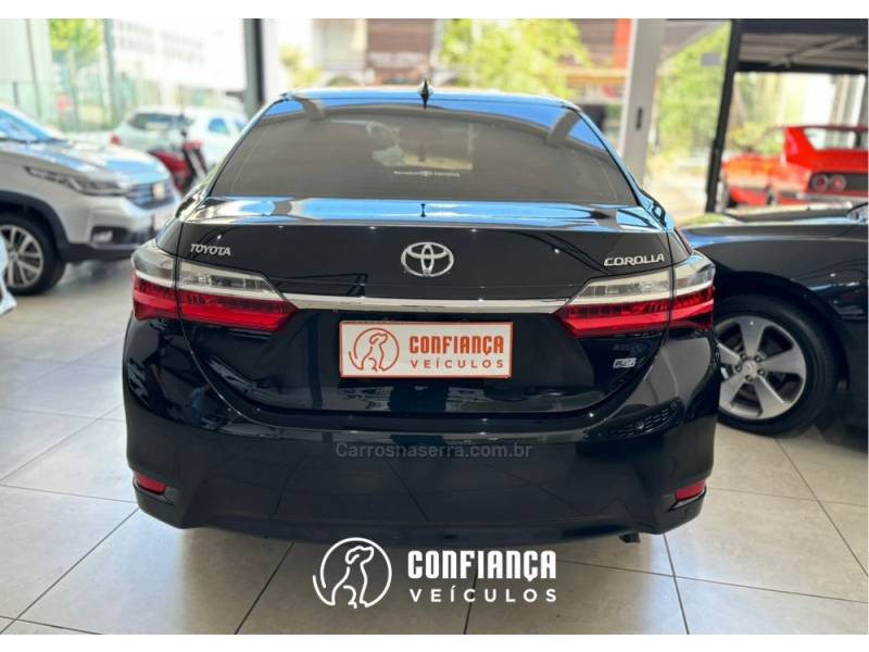 TOYOTA - COROLLA - 2018/2019 - Preta - R$ 115.900,00