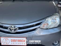 TOYOTA - ETIOS - 2015/2015 - Cinza - R$ 45.900,00