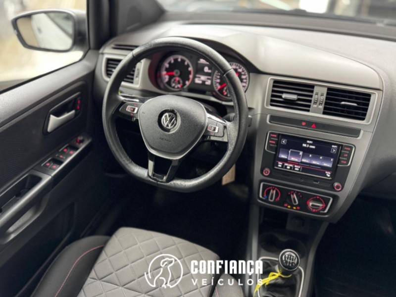 VOLKSWAGEN - FOX - 2021/2022 - Branca - R$ 74.900,00