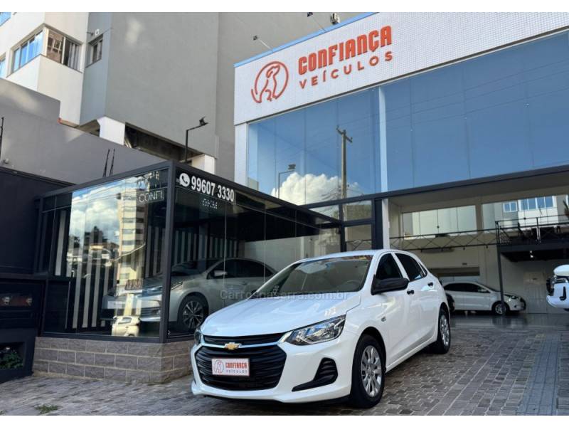 CHEVROLET - ONIX - 2020/2020 - Branca - R$ 66.900,00