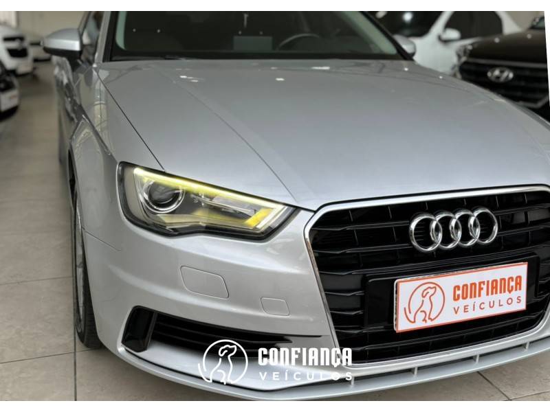 AUDI - A3 - 2014/2014 - Prata - R$ 74.900,00