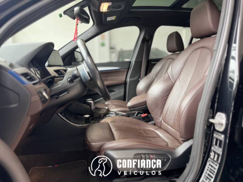 BMW - X1 - 2020/2021 - Preta - R$ 209.900,00