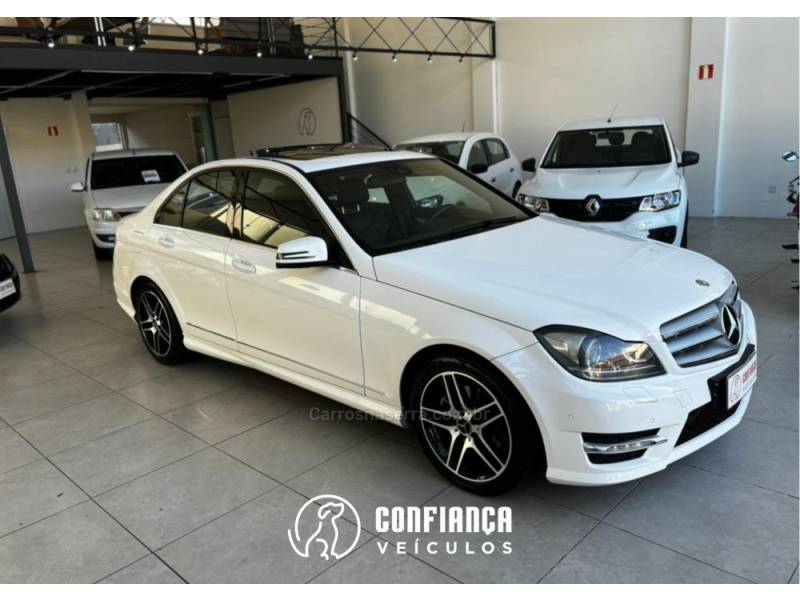 MERCEDES-BENZ - C 250 - 2013/2014 - Branca - R$ 99.900,00