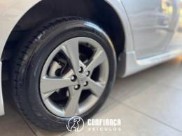 TOYOTA - COROLLA - 2013/2014 - Prata - R$ 74.900,00