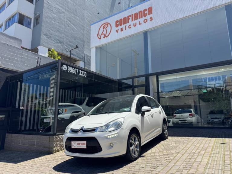 CITROËN - C3 - 2014/2015 - Branca - R$ 44.900,00