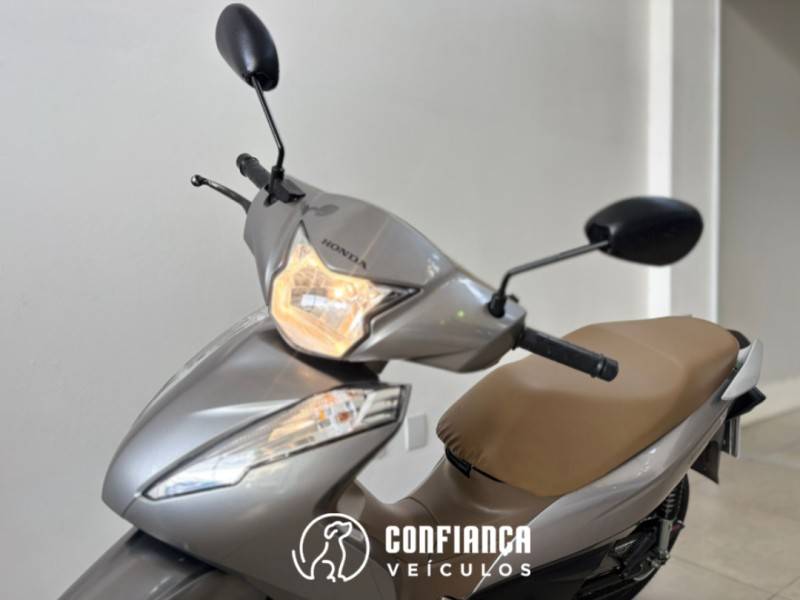 HONDA - BIZ 125 - 2019/2019 - Prata - R$ 15.490,00