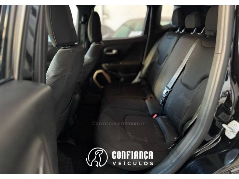 JEEP - RENEGADE - 2015/2016 - Preta - R$ 68.900,00