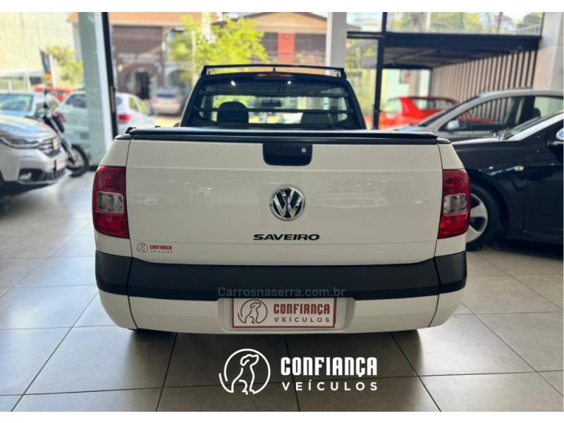 VOLKSWAGEN - SAVEIRO - 2015/2016 - Branca - R$ 46.900,00