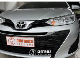 TOYOTA - YARIS - 2021/2022 - Prata - R$ 84.900,00