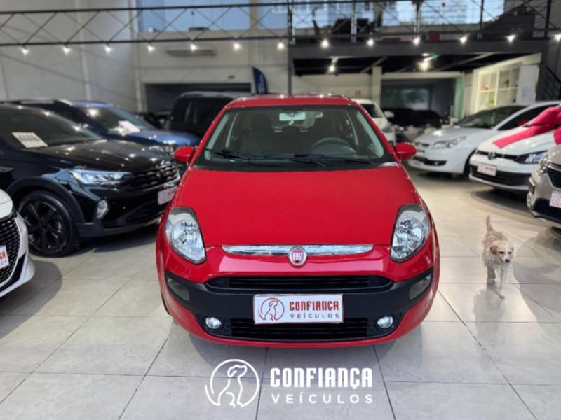FIAT - PUNTO - 2014/2015 - Vermelha - R$ 44.900,00