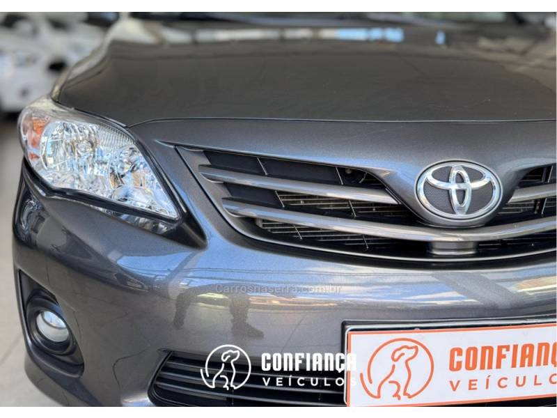 TOYOTA - COROLLA - 2011/2012 - Cinza - R$ 64.900,00