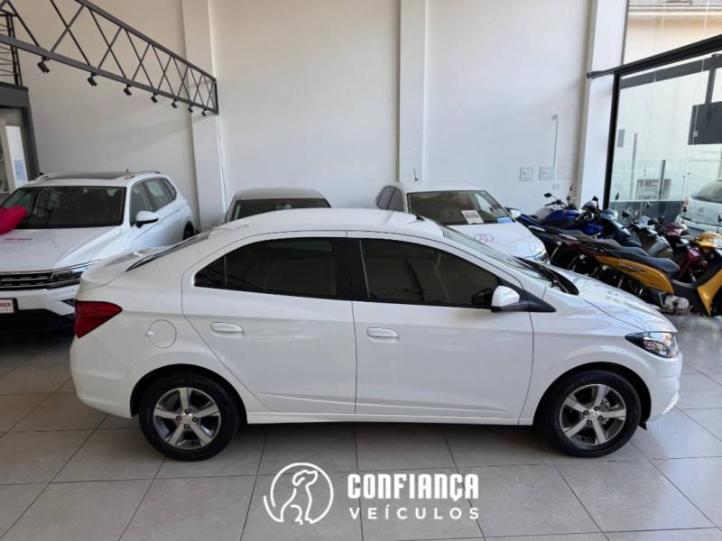 CHEVROLET - PRISMA - 2016/2017 - Branca - R$ 59.900,00