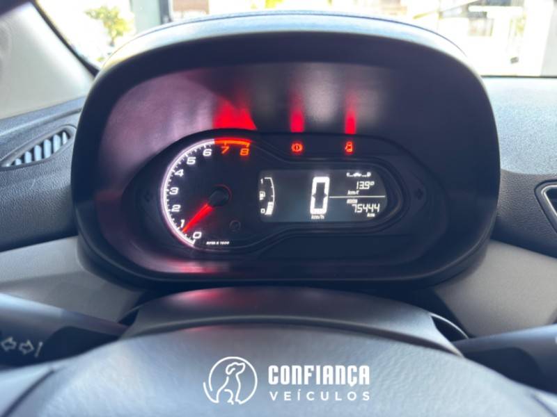 CHEVROLET - ONIX - 2018/2019 - Prata - R$ 62.900,00