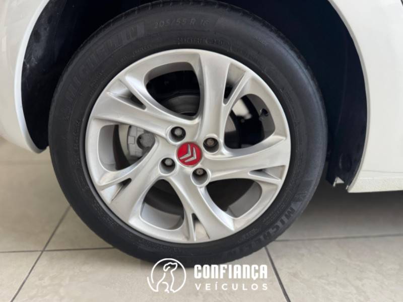 CITROËN - C4 - 2013/2014 - Branca - R$ 39.900,00