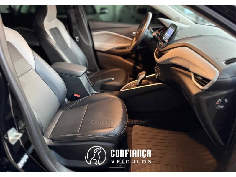 CHEVROLET - ONIX - 2022/2023 - Preta - R$ 92.900,00