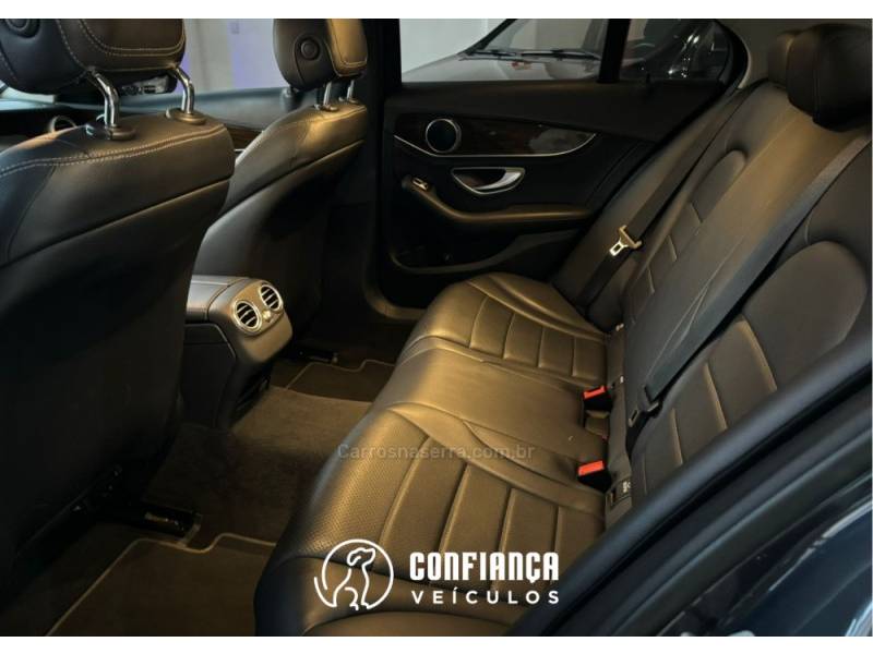 MERCEDES-BENZ - C 180 - 2015/2016 - Cinza - R$ 112.900,00