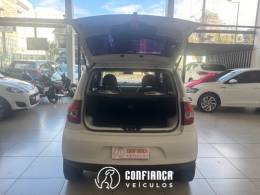 VOLKSWAGEN - FOX - 2006/2007 - Branca - R$ 21.900,00