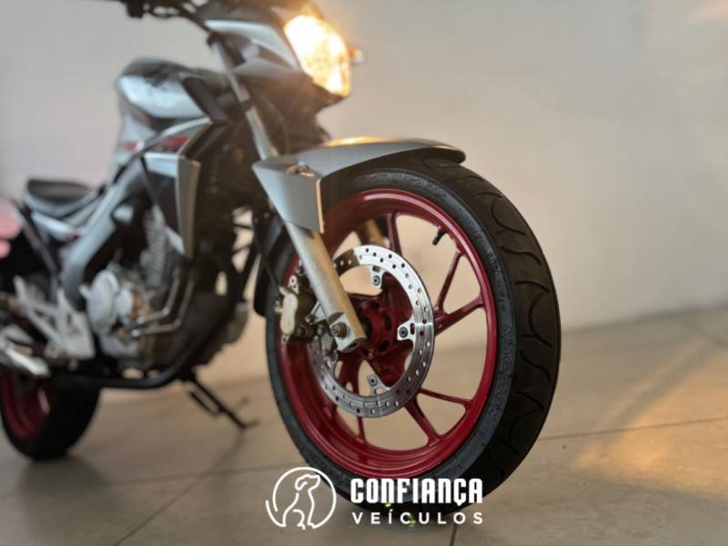 HONDA - CB 250F TWISTER - 2017/2018 - Prata - R$ 18.900,00