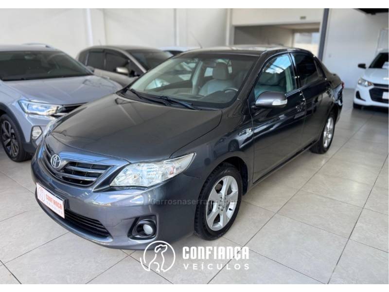 TOYOTA - COROLLA - 2011/2012 - Cinza - R$ 64.900,00
