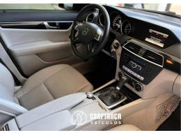 MERCEDES-BENZ - C 180 - 2013/2014 - Preta - R$ 79.900,00