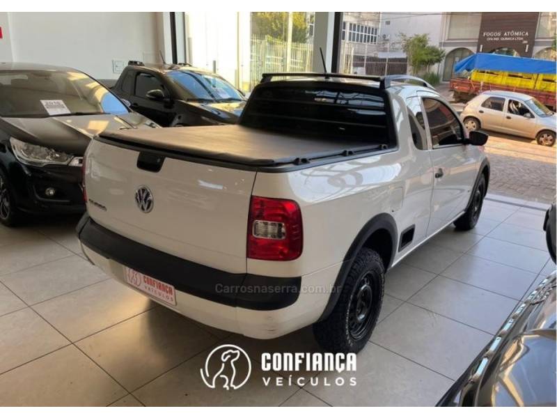 VOLKSWAGEN - SAVEIRO - 2010/2011 - Branca - R$ 37.900,00