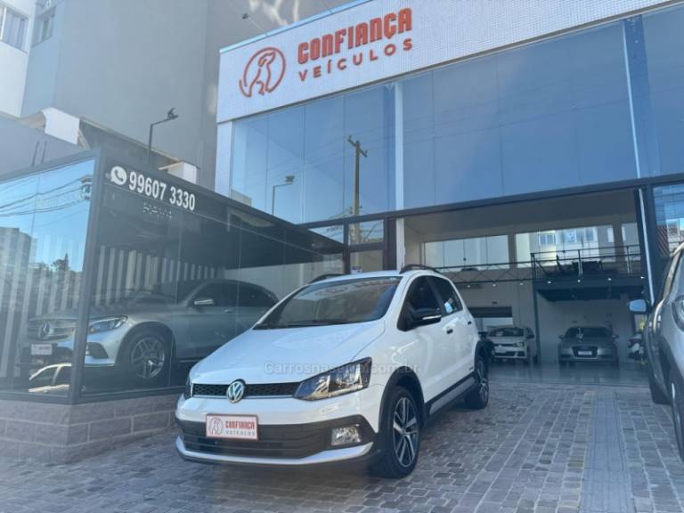 VOLKSWAGEN - FOX - 2021/2022 - Branca - R$ 77.900,00