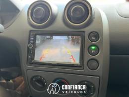 FORD - FIESTA - 2002/2003 - Prata - R$ 19.900,00