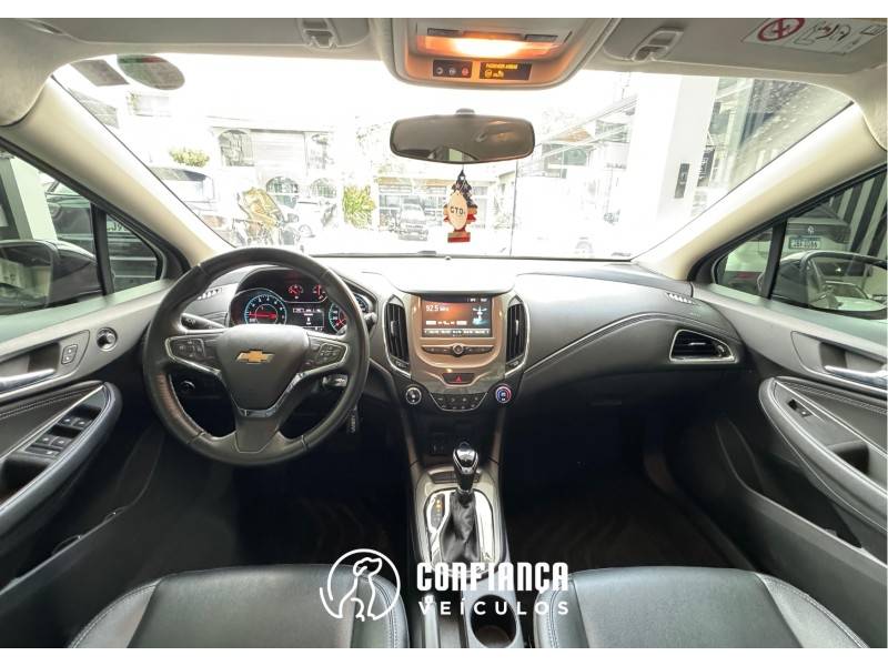 CHEVROLET - CRUZE - 2018/2019 - Preta - R$ 88.900,00