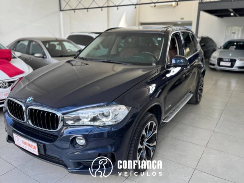 BMW - X5 - 2017/2018 - Azul - R$ 215.900,00