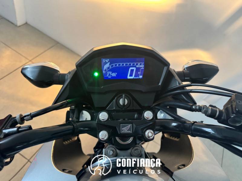 HONDA - CB 250F TWISTER - 2017/2018 - Prata - R$ 18.900,00