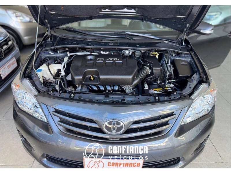 TOYOTA - COROLLA - 2011/2012 - Cinza - R$ 64.900,00