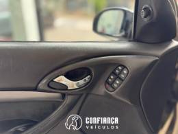 FORD - FOCUS - 2003/2003 - Prata - R$ 18.900,00