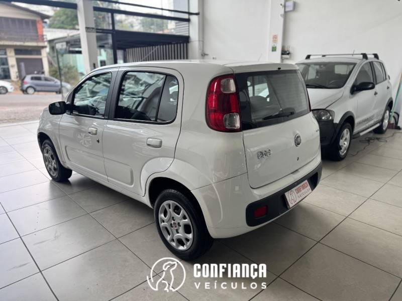 FIAT - UNO - 2010/2012 - Branca - R$ 30.900,00