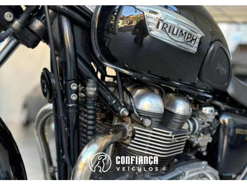 TRIUMPH - THRUXTON - 2014/2014 - Preta - R$ 31.900,00