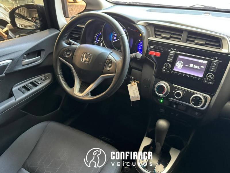 HONDA - FIT - 2015/2016 - Preta - R$ 69.900,00