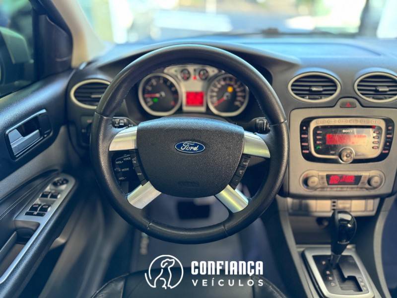 FORD - FOCUS - 2009/2009 - Prata - R$ 38.900,00