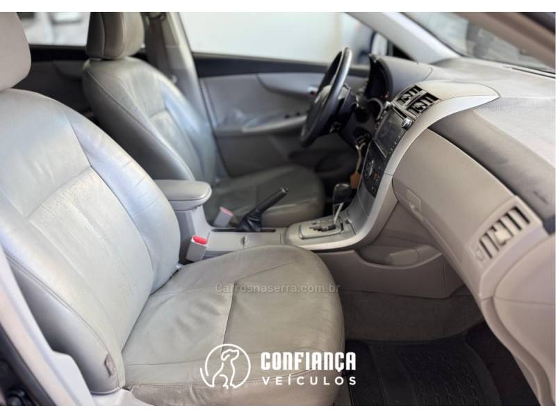 TOYOTA - COROLLA - 2011/2012 - Cinza - R$ 64.900,00