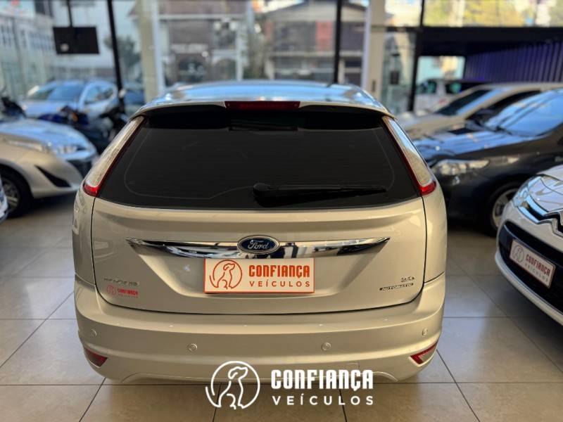FORD - FOCUS - 2009/2009 - Prata - R$ 38.900,00