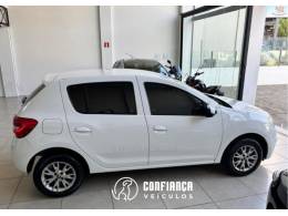 RENAULT - SANDERO - 2019/2020 - Branca - R$ 47.900,00