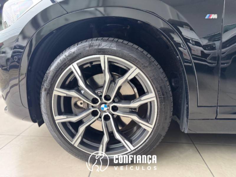 BMW - X1 - 2020/2021 - Preta - R$ 194.900,00
