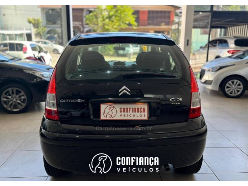 CITROËN - C3 - 2010/2011 - Preta - R$ 25.900,00