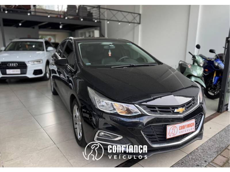 CHEVROLET - CRUZE - 2018/2019 - Preta - R$ 88.900,00