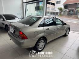 FORD - FOCUS - 2003/2003 - Prata - R$ 18.900,00