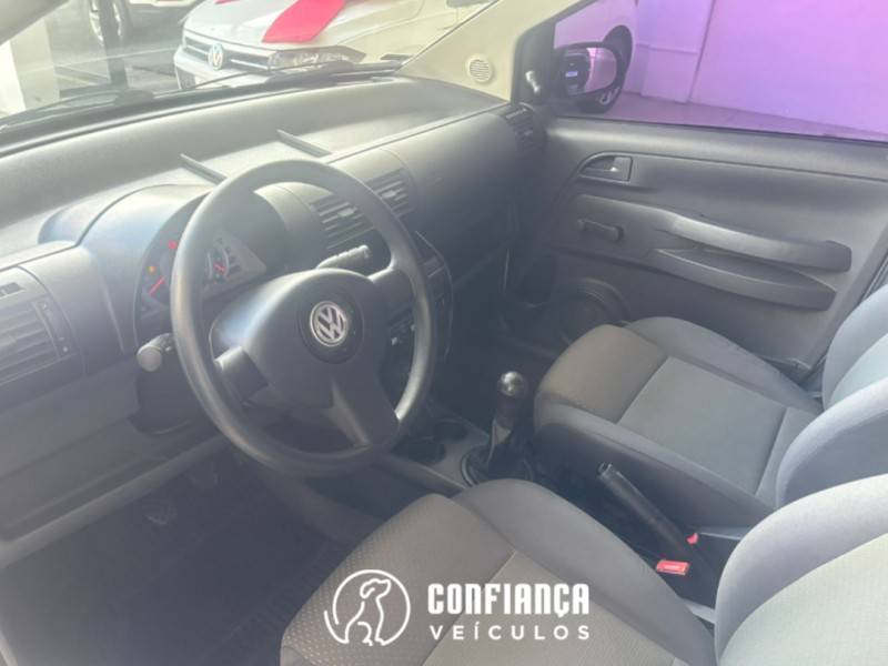 VOLKSWAGEN - FOX - 2006/2007 - Branca - R$ 21.900,00