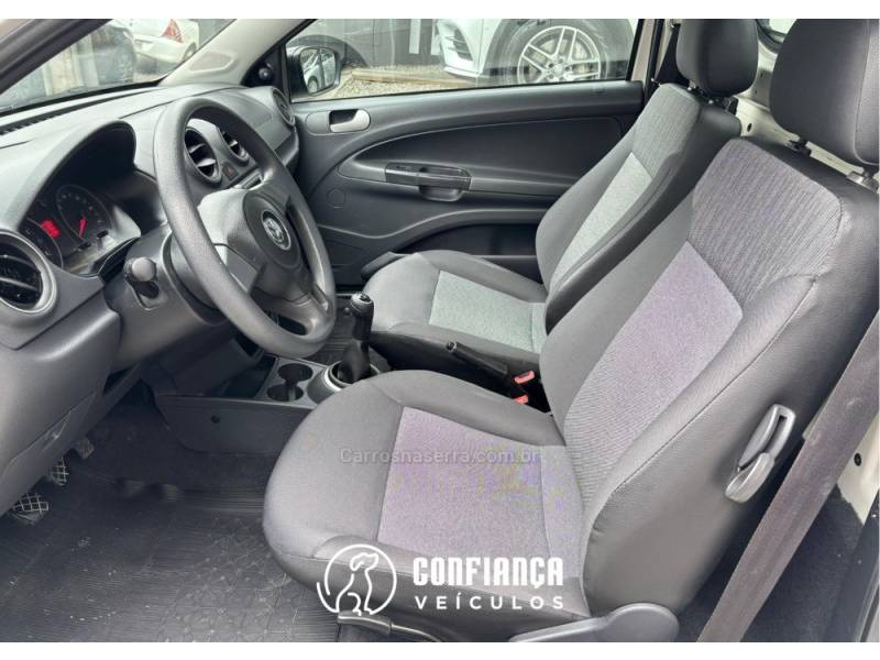 VOLKSWAGEN - SAVEIRO - 2014/2014 - Branca - R$ 45.900,00