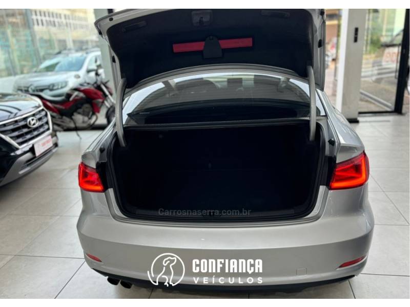 AUDI - A3 - 2014/2014 - Prata - R$ 77.900,00